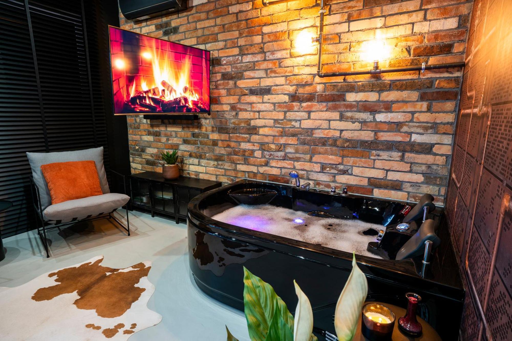 Aparthotel Zator Industrial 58 Jacuzzi Dış mekan fotoğraf